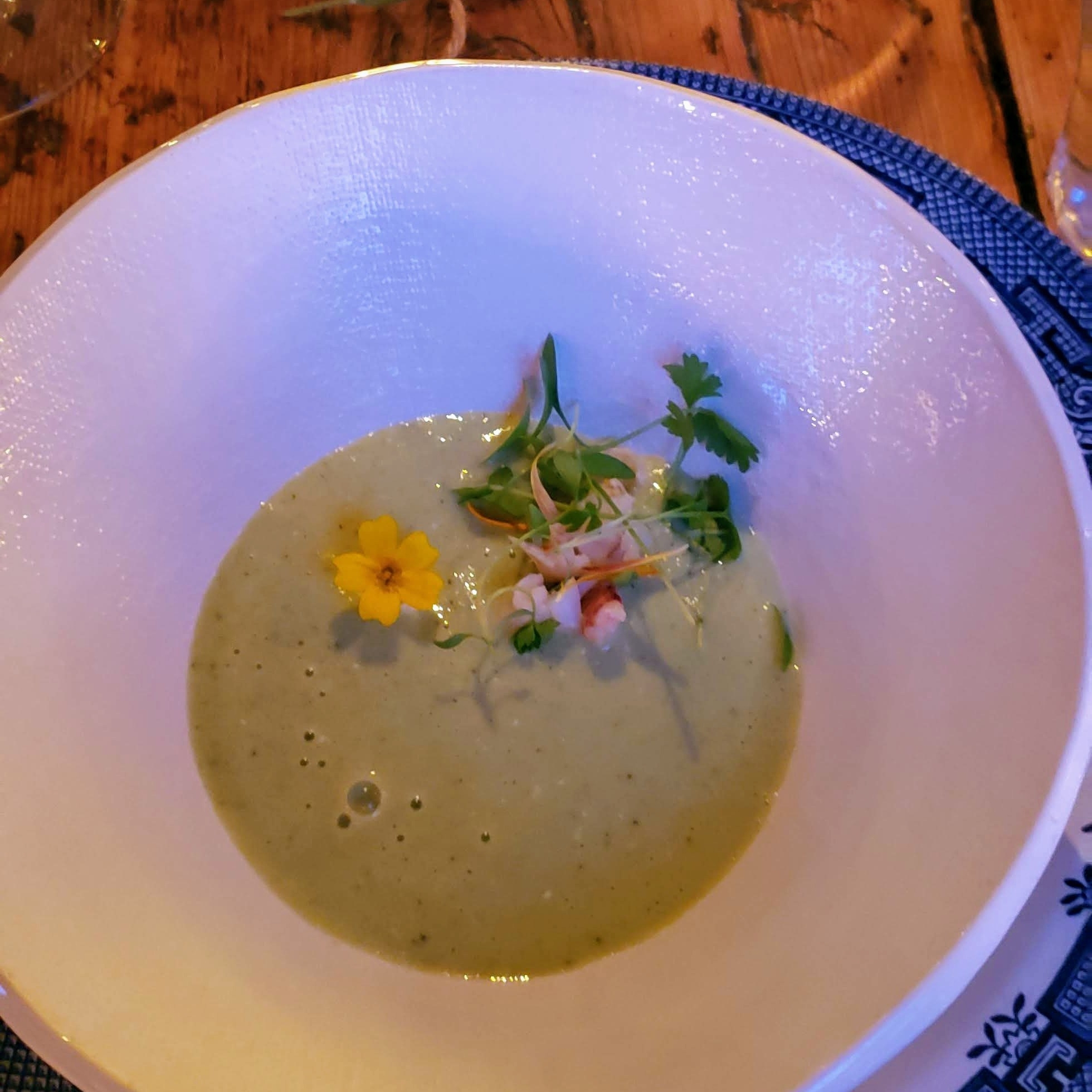 bowl of celery leek soup